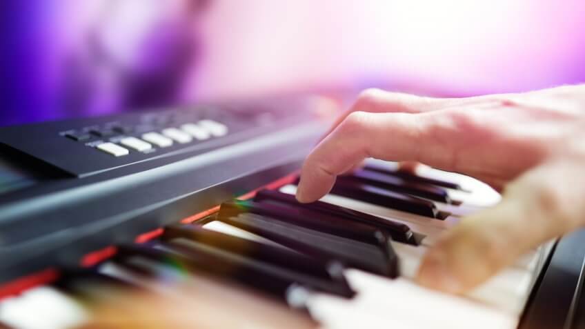 Musical instrument, electronic keyboard