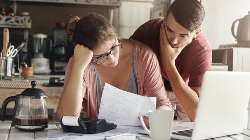 frustrated-couple-finances