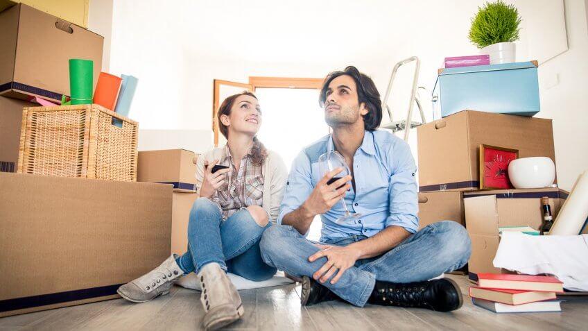 couple-moving-new-apartment-happy-married-rent