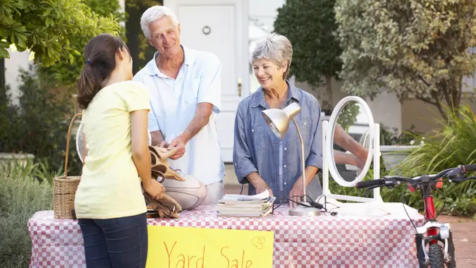 senior-yard-sale