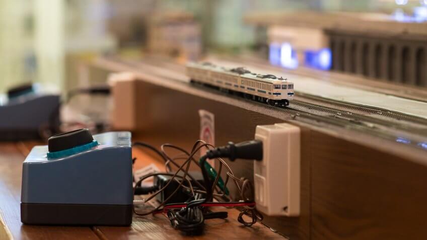 Model electric train on table.