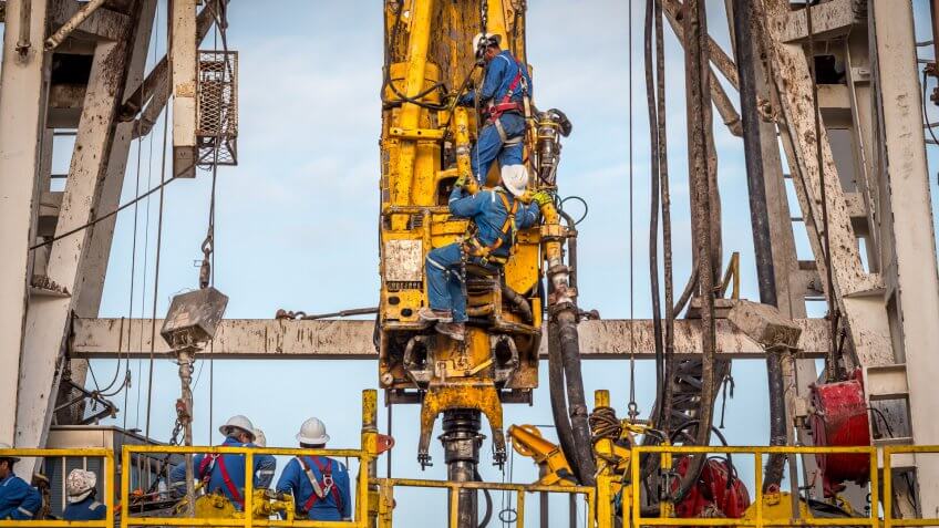 Crane - Construction Machinery, Fossil Fuel, Oil, Fracking, Natural Gas.