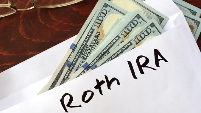 Roth IRA envelope with payment contribution
