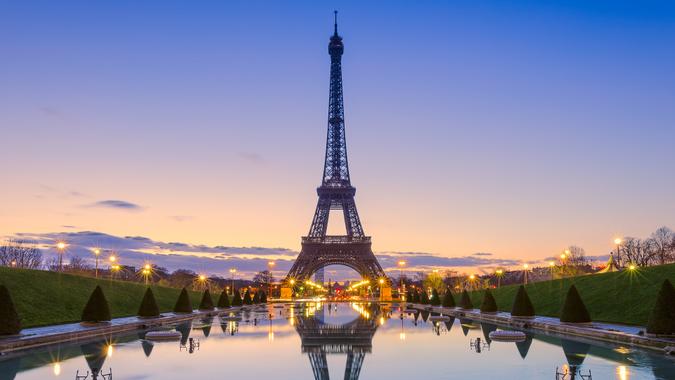 Tour Eiffel view from the Trocadero fountains.