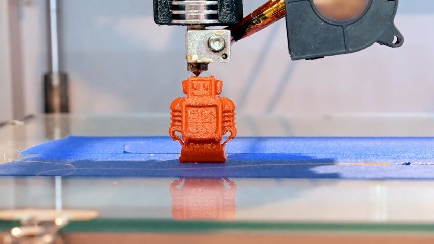 Automatic three dimensional 3d printer performs product creation.