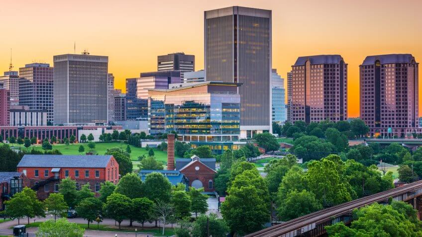Richmond, Virginia, USA downtown skyline.