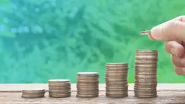 Waiting Until 40 To Start Investing Can Cost You $583K by Age 60 — Here’s the Breakdown