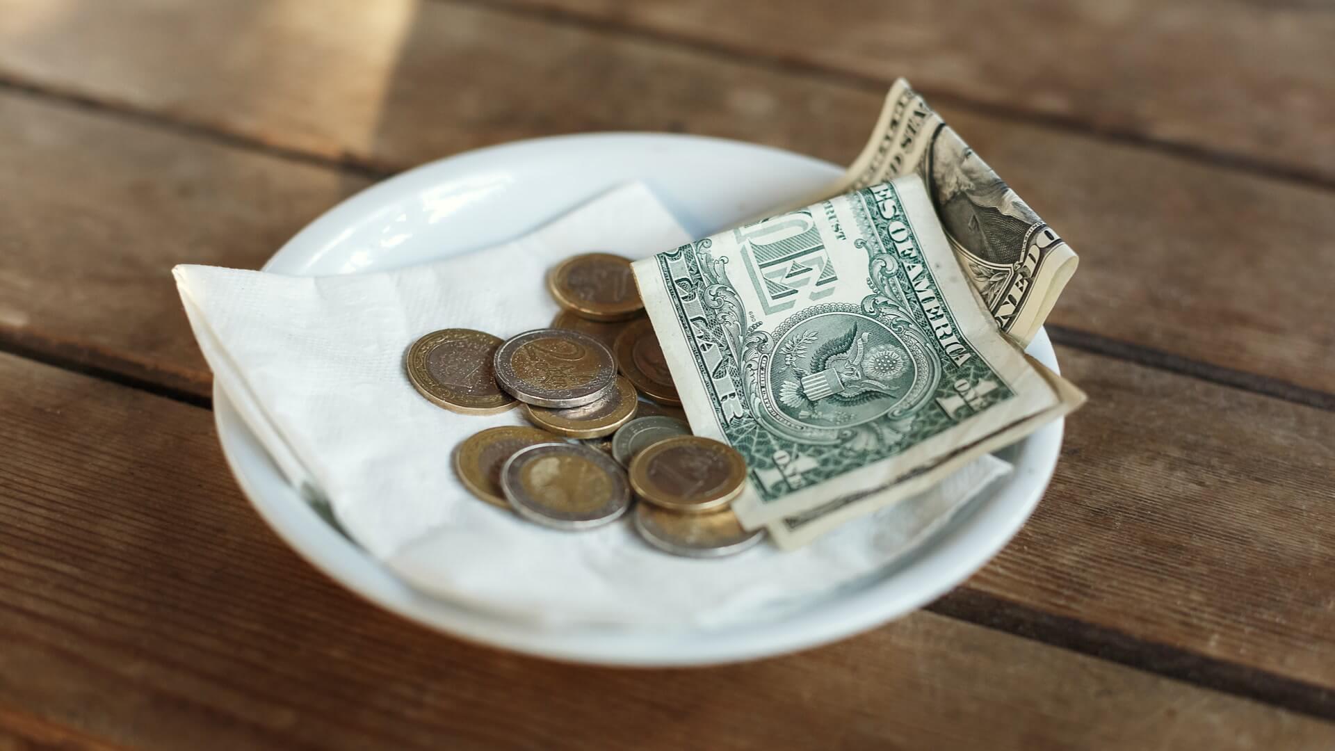 Tipping Etiquette: If You’re Broke, What’s the Right Amount To Give?