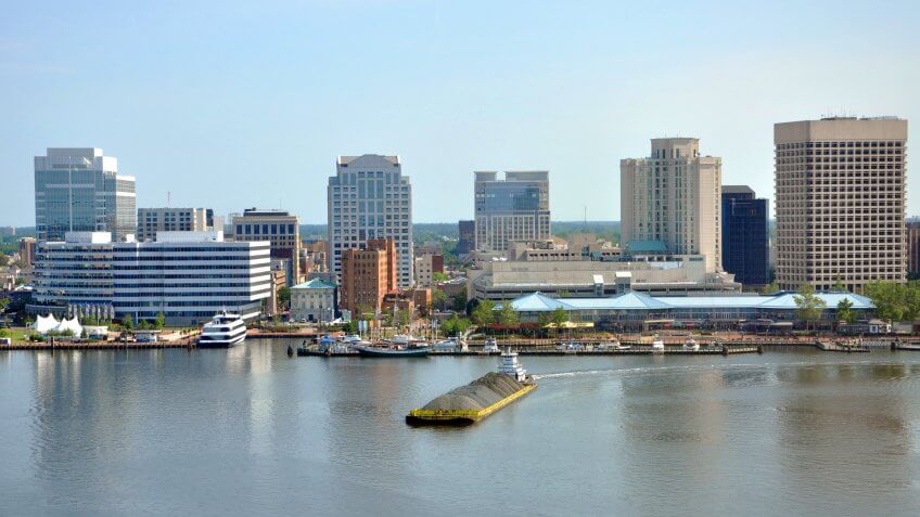 Norfolk city skyline and Elizabeth River, Virginia, USA.