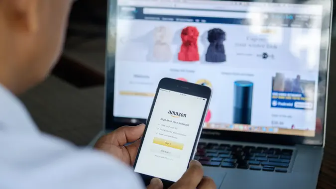 CHIANG MAI ,THAILAND DEC 21 2016 : iPhone 6 Plus showing Amazon apps.