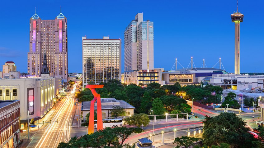 San Antonio, Texas, USA downtown skyline.