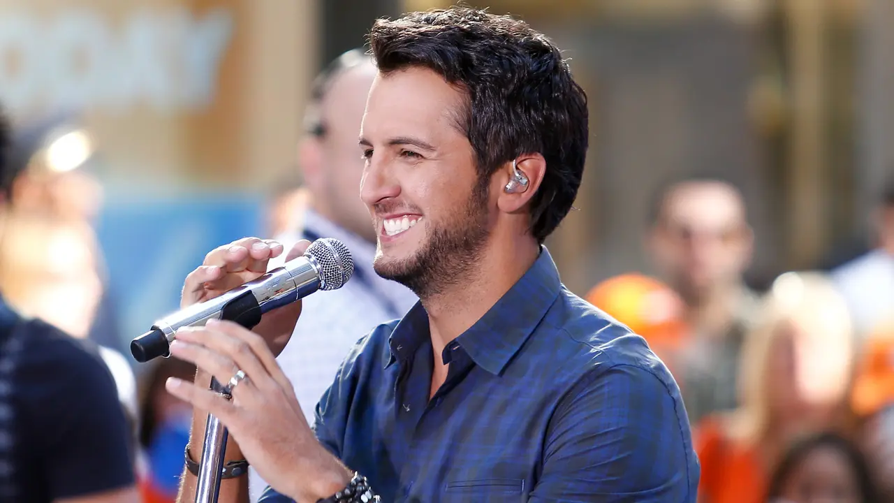 NEW YORK-AUG 16: Singer Luke Bryan performs on NBC's Today Show at Rockefeller Plaza on August 16, 2013 in New York City.