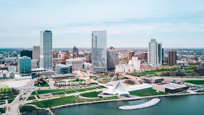 Skyline of the city of Milwaukee, WI.