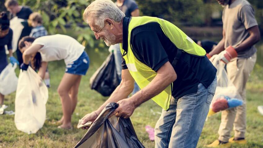 retired man volunteering