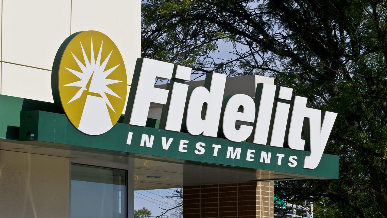 Indianapolis - Circa June 2016: Fidelity Investments Consumer Location.