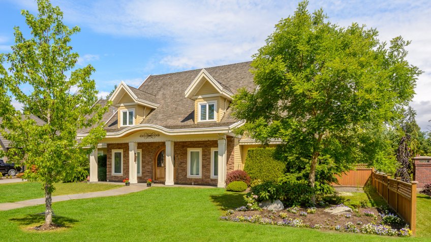 Houses in suburb at Spring.