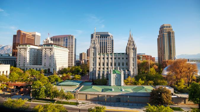 34. Utah Salt Lake City panoramic overview in the evening.