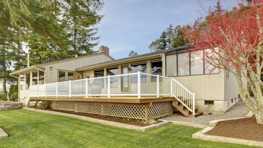 one story beige house