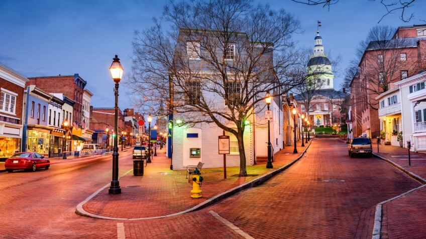 Annapolis, Maryland, USA downtown cityscape on Main Street.