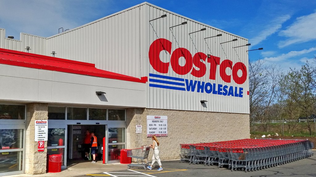 5 best and worst jobs at costco gobankingrates 5 best and worst jobs at costco