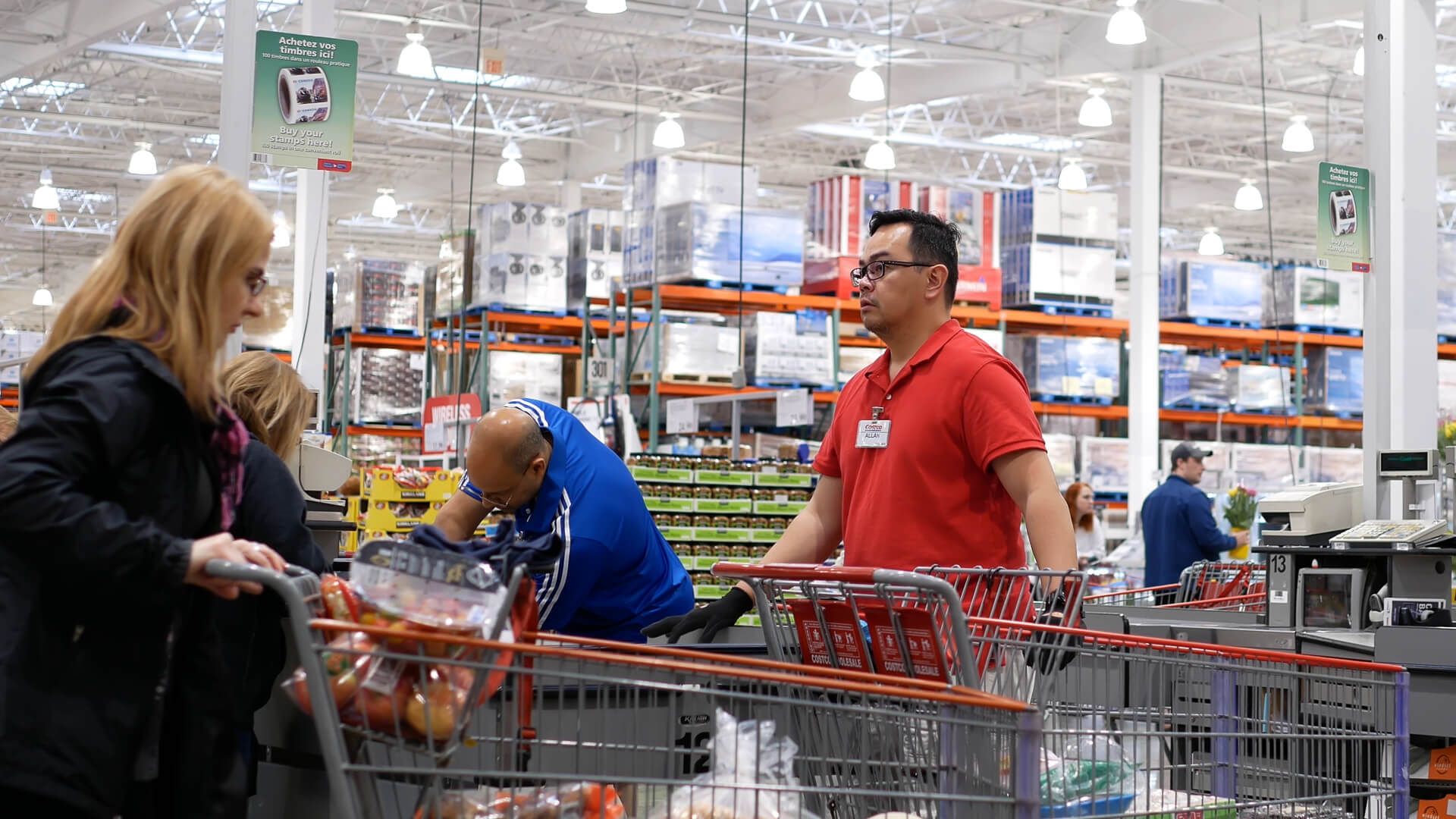 costco-raises-pay-for-entry-level-workers-to-15-an-hour-for-stockers-15-50-for-cashiers