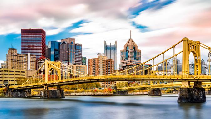 Rachel Carson Bridge (aka Ninth Street Bridge) spans Allegheny river in Pittsburgh, Pennsylvania.