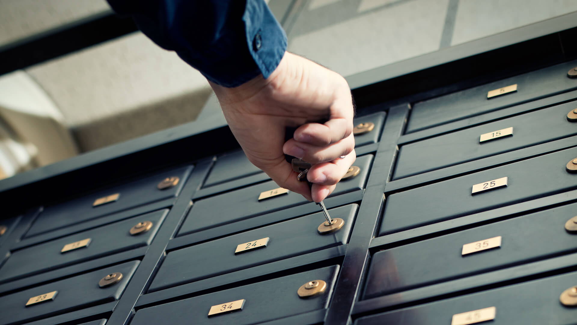 how much is a safe deposit box at huntington bank