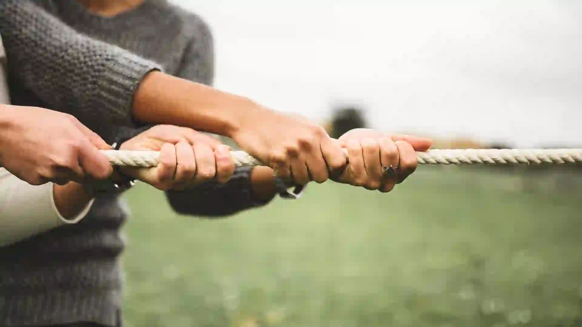 pulling the rope for teamwork.