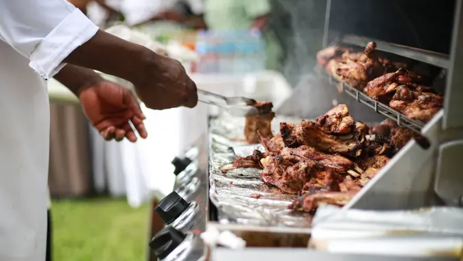 Grilling meat on foil