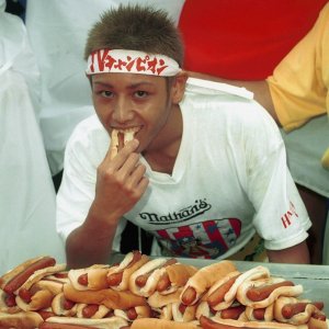 NATHAN’S FAMOUS HOT DOG EATING CONTEST, CONEY ISLAND, NEW YORK, AMERICA – 04 JUL 2001