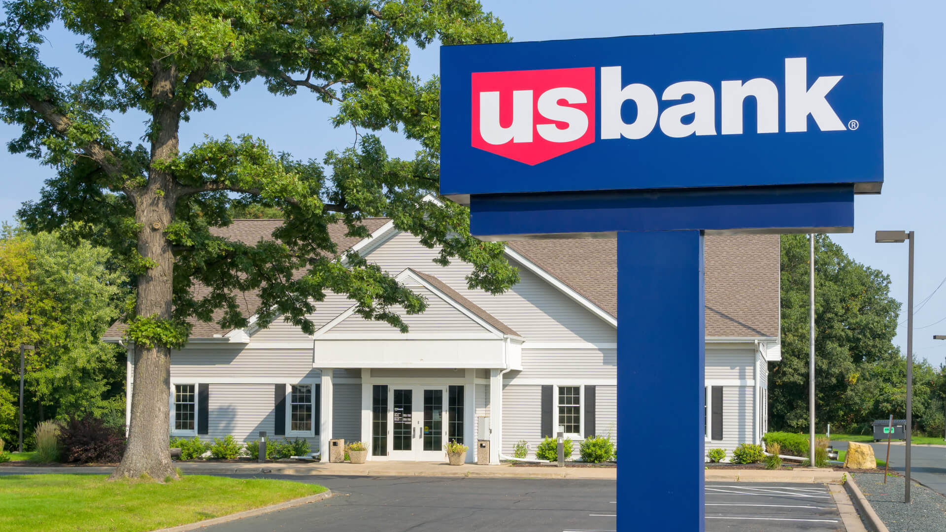 Us Banks That Are Open