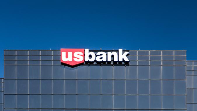 US Bank shutterstock_201860431 RICHFIELD, MN/USA - JUNE 21, 2014: US Bank headquarters building.
