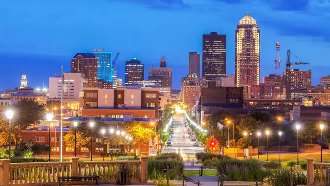 Downtown Des Moines, Iowa in the evening.