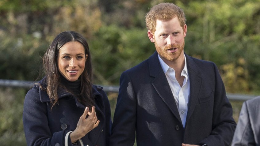 Mandatory Credit: Photo by David Hartley/REX/Shutterstock (9253378q)Prince Harry and Meghan MarklePrince Harry and Meghan Markle visit Nottingham Contemporary Art Centre, UK - 01 Dec 2017.