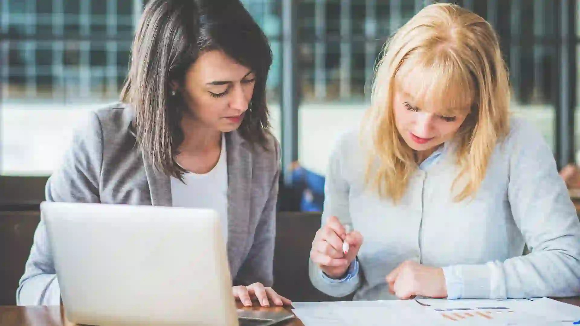 Why 50% of Women Aren’t Investing Their Money