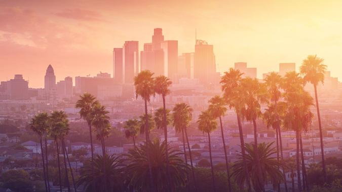 4-best-banks-in-california-you-need-to-know.jpg Los Angeles California skyline at sunset