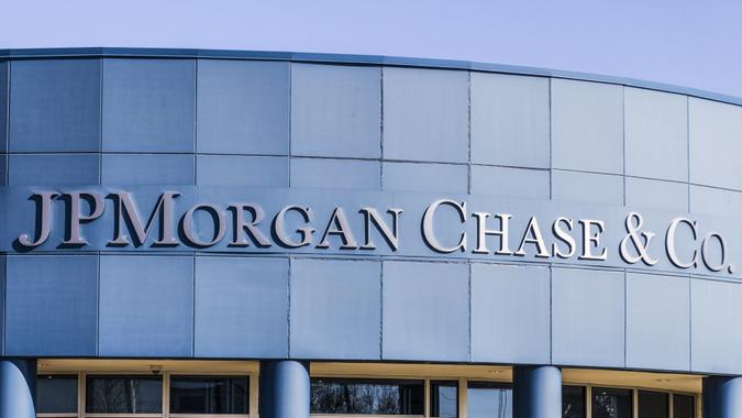 JPMorgan Chase shutterstock_572078770 Indianapolis - Circa February 2017: JPMorgan Chase Operations Center.