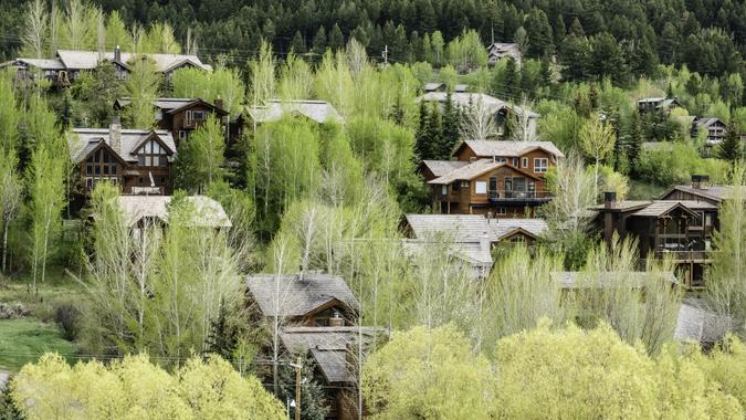 Jackson-Hole-Wyoming-Ken Schulze-shutterstock_647555197 Wyoming Jackson Hole homes