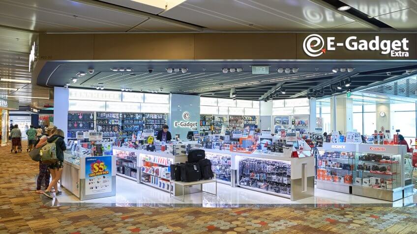 Electronics store at an airport