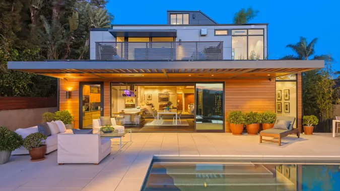 Plant Prefab Santa Monica California House