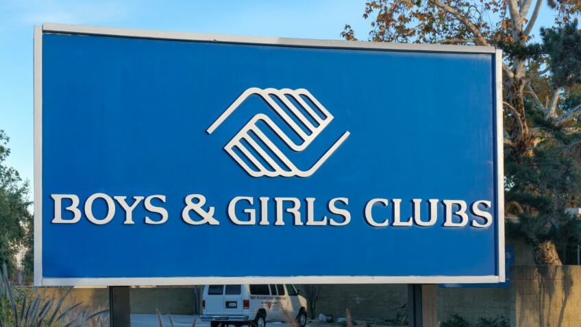 PASADENA, CA/USA - JANUARY 2, 2016: Boys & Girls Club sign and logo.