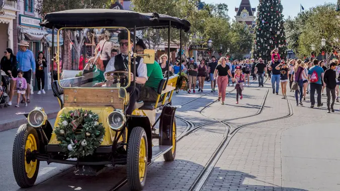 5 Middle Class Vacations That Can Cost a Fortune 5 Middle Class Vacations That Can Cost a Fortune
