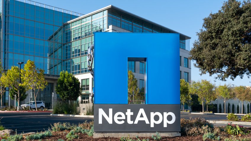 SUNNYVALE, CA/USA - OCTOBER 20, 2018: NetApp corporate headquarters and trademark logo.