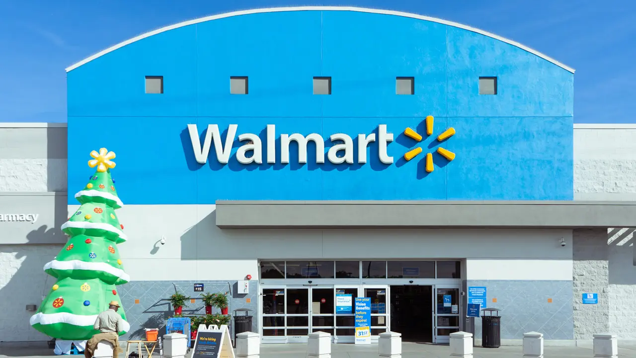 Get the Details on Walmart's Holiday Return Policy | GOBankingRates