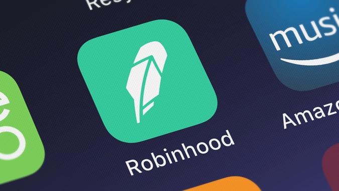 Robinhood App shutterstock 1203068950