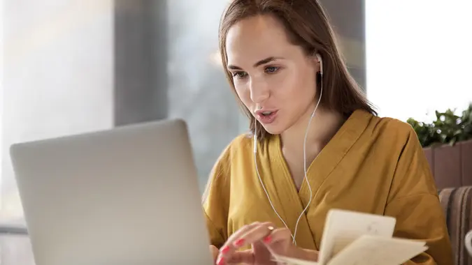 Are Side Gigs Worth It? Here’s How Much I Actually Make From My Side Hustle Are Side Gigs Worth It? Here’s How Much I Actually Make From My Side Hustle