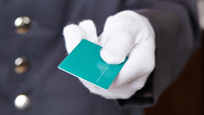 05 Magnetic key card Robert Kneschke-shutterstock_141627028 10980, Horizontal