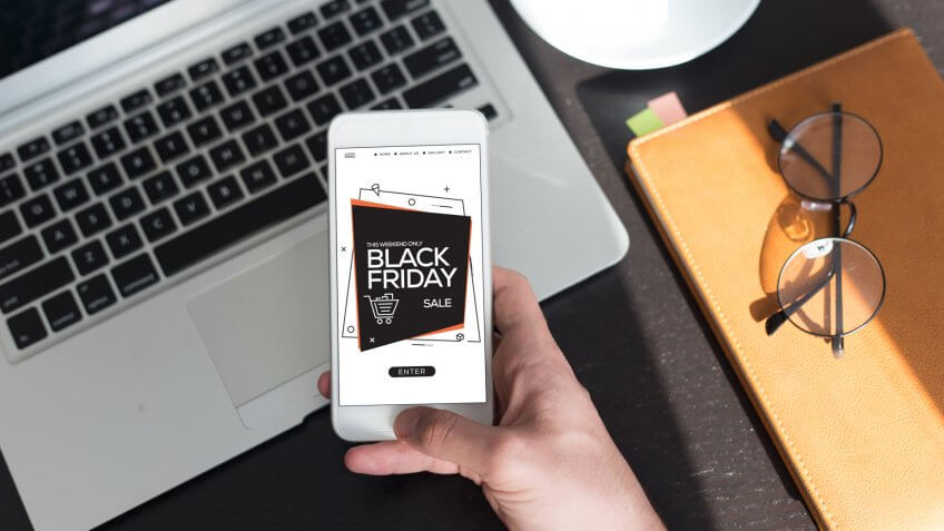 BLACK FRIDAY CONCEPT ON MOBILE PHONE SCREEN.