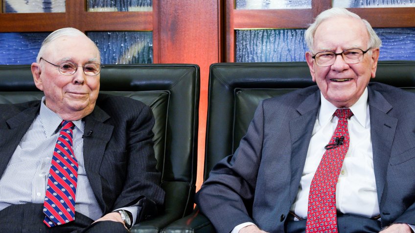 Mandatory Credit: Photo by Nati Harnik/AP/REX/Shutterstock (9665074y)Charlie Munger, Warren Buffett.
