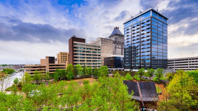 Greensboro, North Carolina, USA downtown skyline.